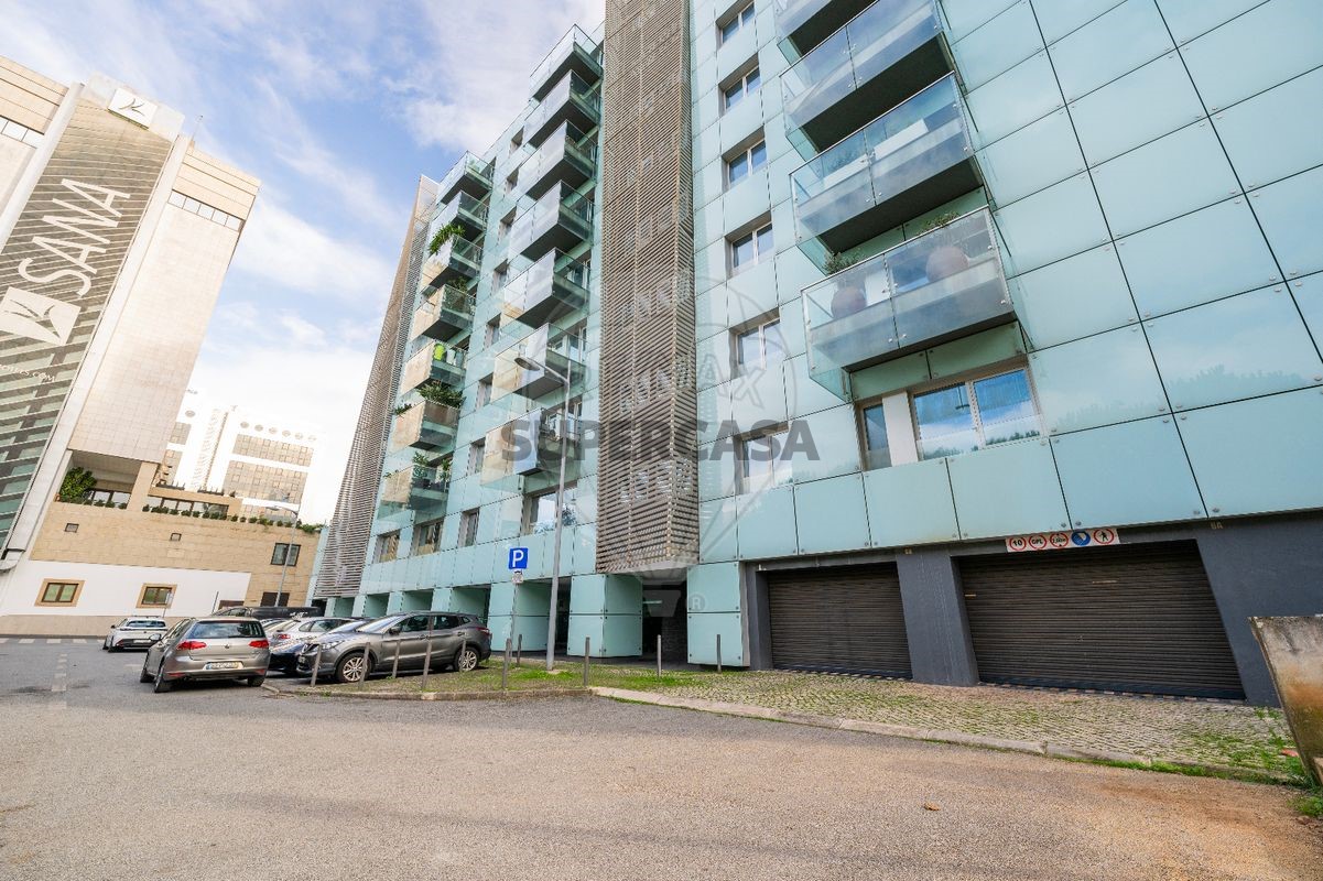 12m² Parking in Lisbon, Portugal No. 291166