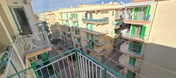 Apartamento de 3 habitaciónes en Molfetta, Italy No. 25409 3