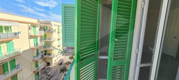 Apartamento de 3 habitaciónes en Molfetta, Italy No. 25409 4