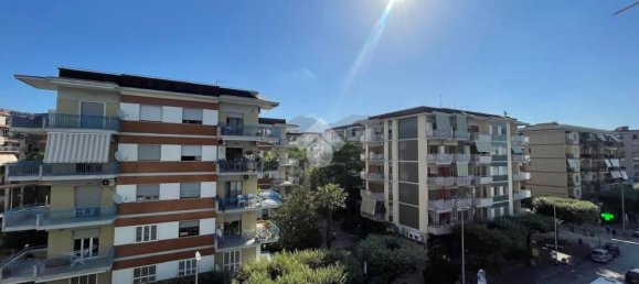 Apartamento de 4 dormitorios en San Giorgio a Cremano, Italy No. 347451 2