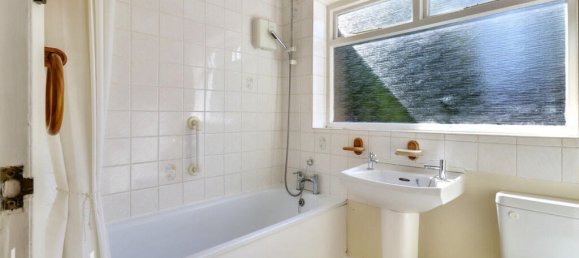 2 bedrooms House in South Croydon, United Kingdom No. 4868 7