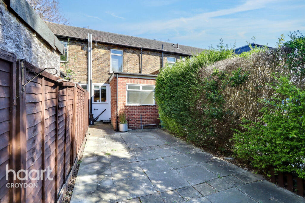 2 bedrooms House in South Croydon, United Kingdom No. 4868