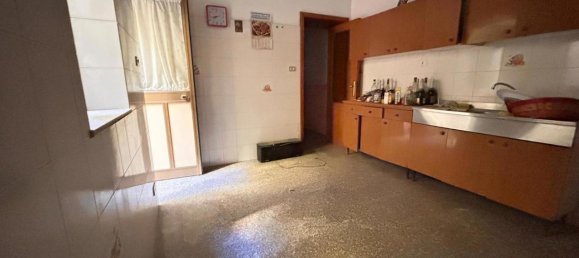8 rooms House in Barcellona Pozzo di Gotto, Italy No. 70952 4