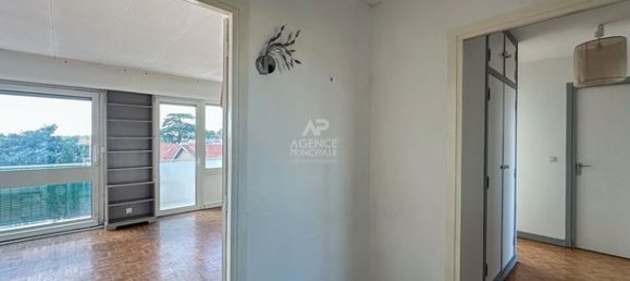 Apartamento de 2 dormitorios en Ermont, France No. 359115 2