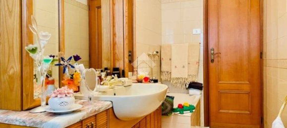 Apartamento T3 em Rome, Italy N.º 222428 33