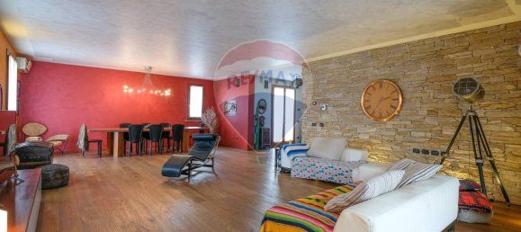 4-salle Appartement à Fontanella, Italy No. 27280 35