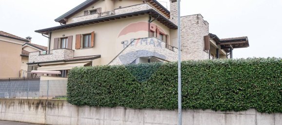 4-salle Appartement à Fontanella, Italy No. 27280 33