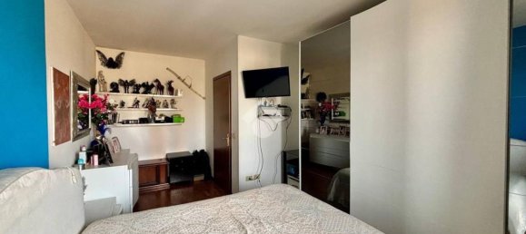 Квартира с 3 комнатами в Конельяно, Италия № 216228 16