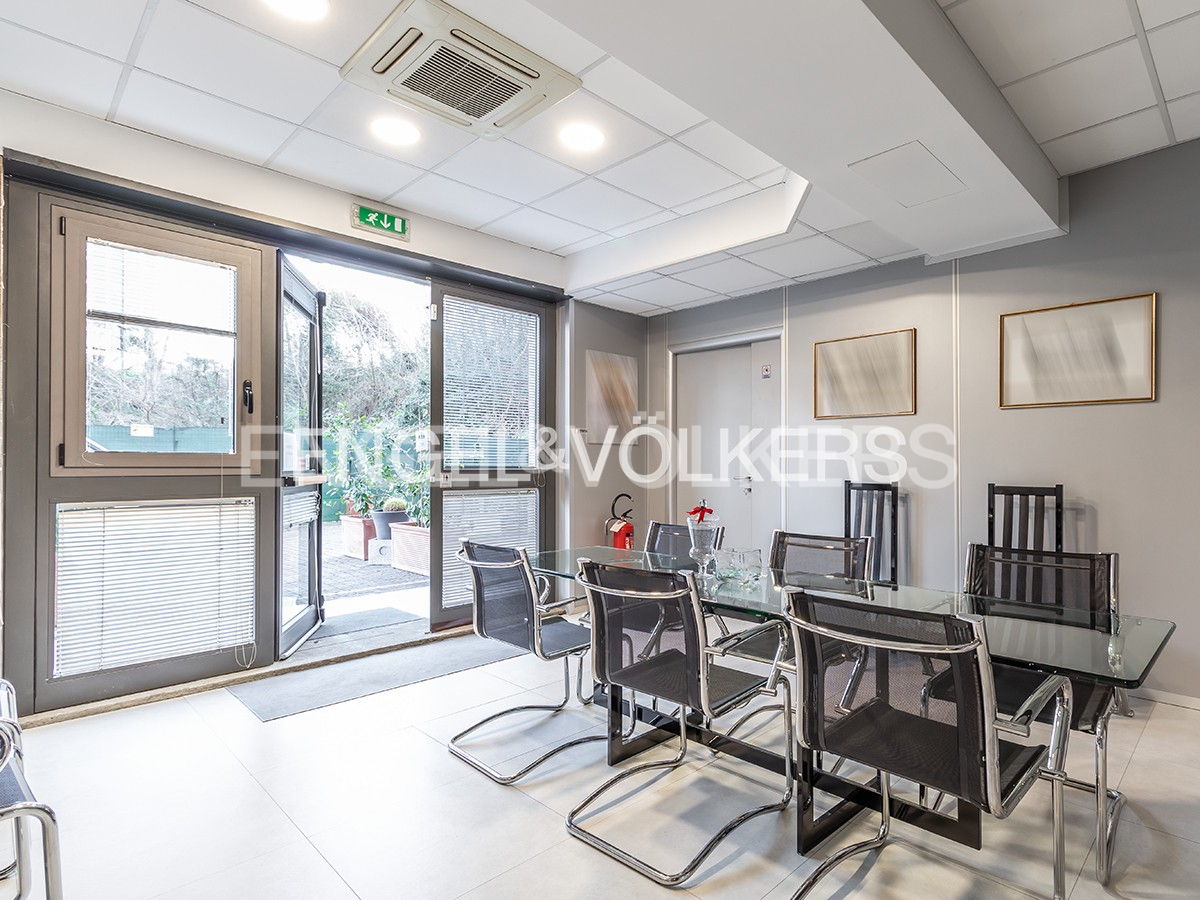 8غرفة عقار تجاري في Rome, Italy رقم 134227