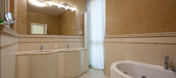 12 rooms Villa in Lucca, Italy No. 229139 17