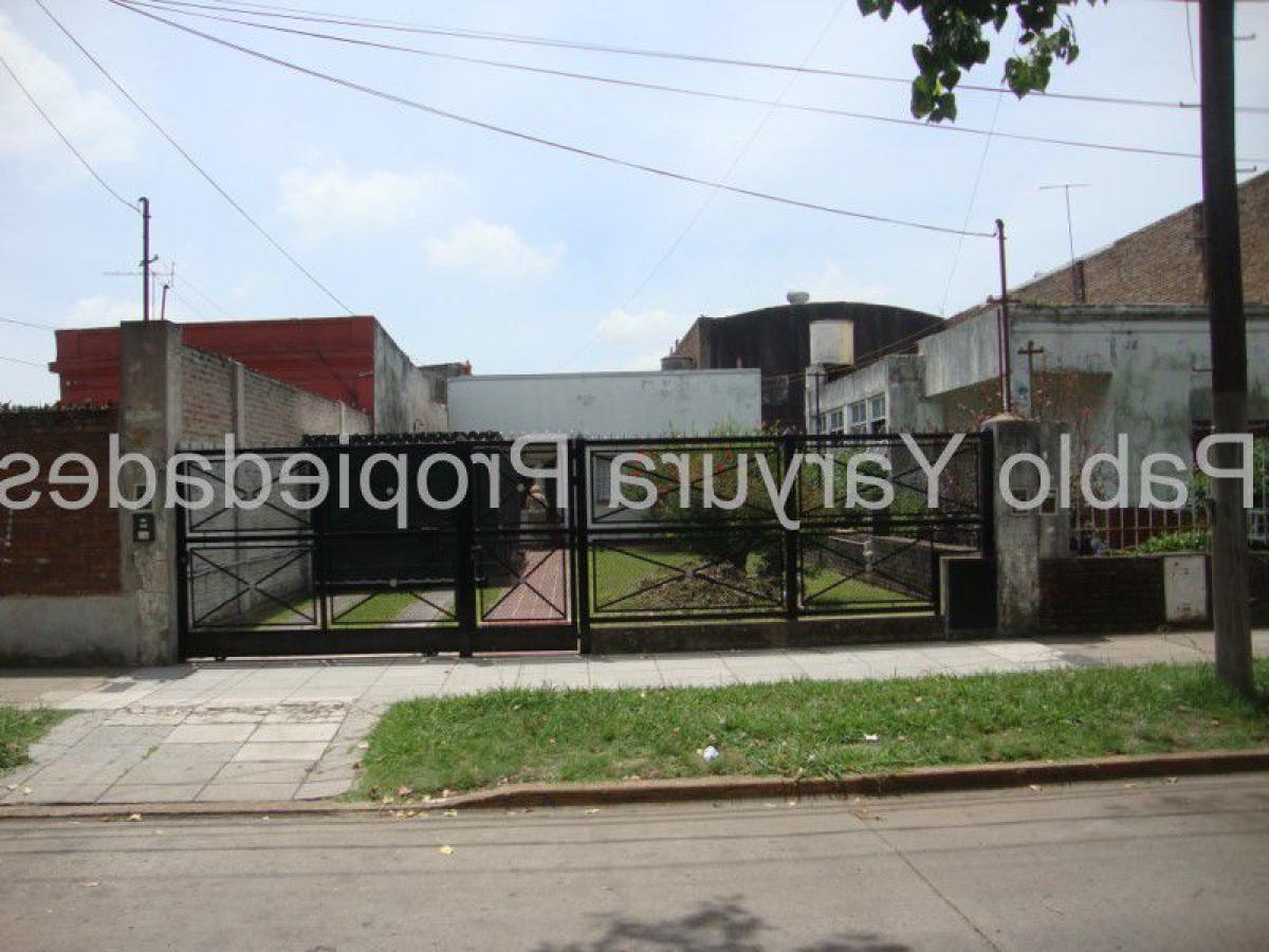 Casa de 2 dormitorios en Tres de Febrero, Argentina No. 55987