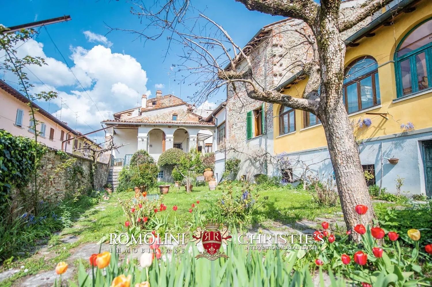 18 rooms Villa in Sansepolcro, Italy No. 129162