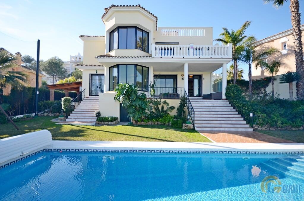 4 bedrooms Villa in Mijas Costa, Spain No. 9946