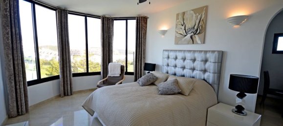 4 bedrooms Villa in Mijas Costa, Spain No. 9946 8