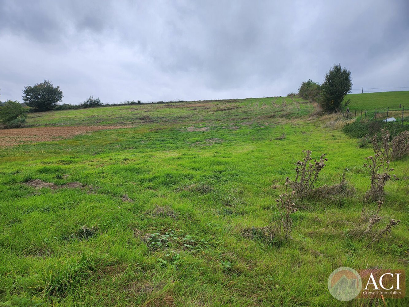 Земельный участок в Сент-Женевьев, Франция № 90749