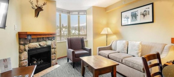 Studio in the Condo in British Columbia, Canada No. 1187 2