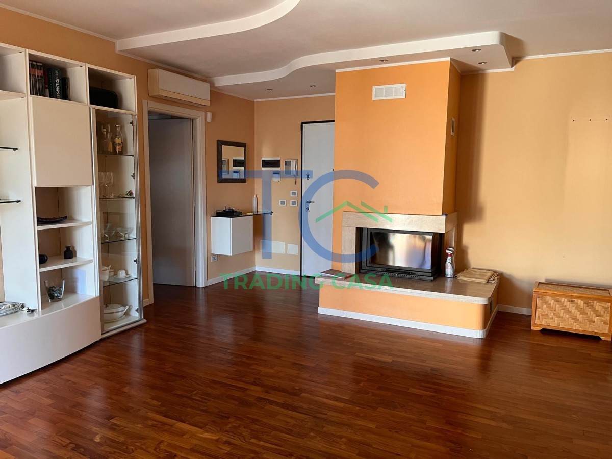 3 bedrooms Apartment in Piacenza, Italy No. 364061