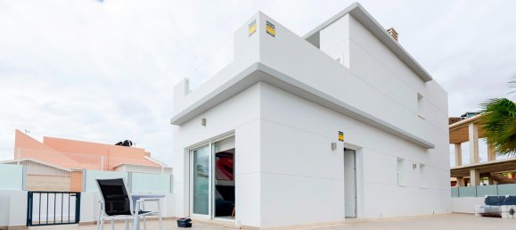 3 bedrooms Villa in Torrevieja, Spain No. 12519 5