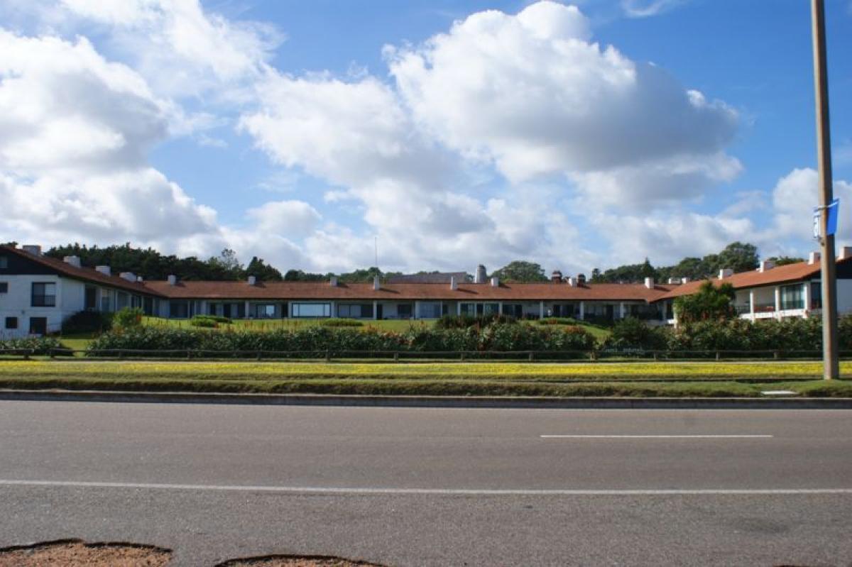 4 bedrooms Apartment in Maldonado, Uruguay No. 9301