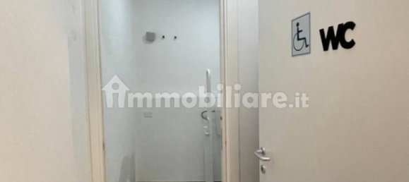 Коммерческая недвижимость с 2 комнатами в Брешиа, Италия № 272748 9