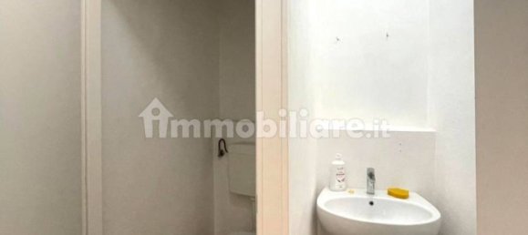 Коммерческая недвижимость с 2 комнатами в Брешиа, Италия № 272748 11