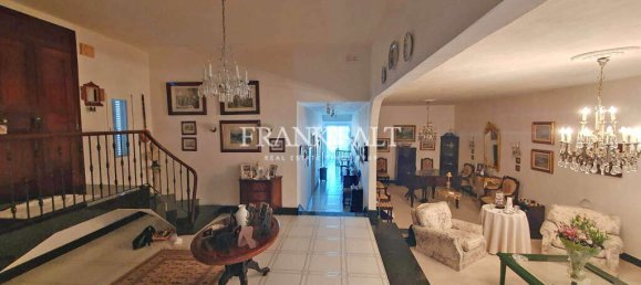 3 bedrooms Villa in Saint Julian's, Malta No. 7257 3