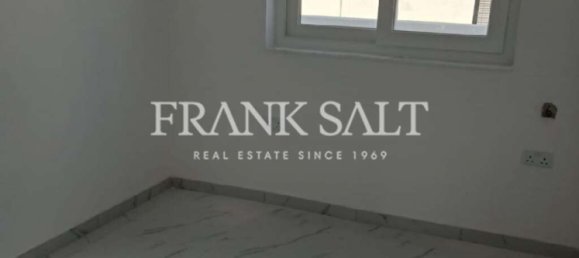 3 bedrooms Penthouse in Swatar, Malta No. 2230 6