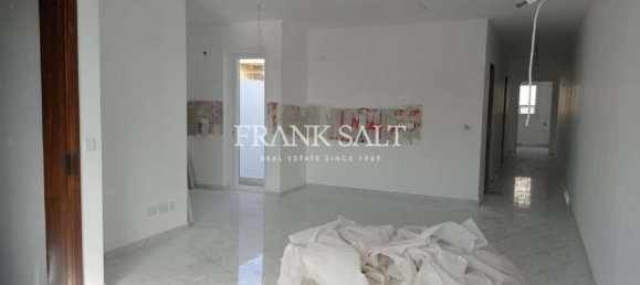 3 bedrooms Penthouse in Swatar, Malta No. 2230 4