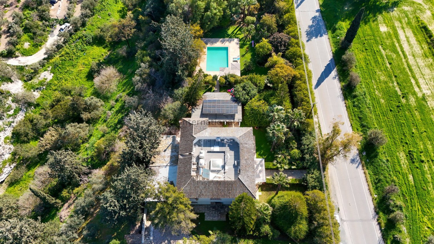 5 chambres Villa à Aradippou, Cyprus No. 25618