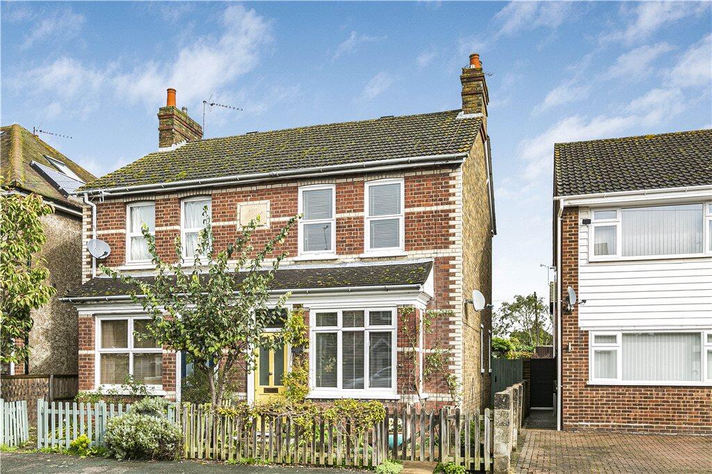 2 bedrooms House in Egham, United Kingdom No. 8640