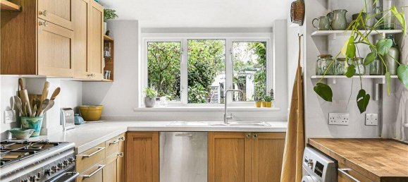 2 bedrooms House in Egham, United Kingdom No. 8640 25