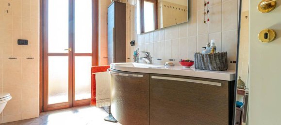 4 rooms Apartment in Ivrea, Italy No. 38164 17