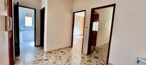 3 bedrooms Apartment in Canicattì, Italy No. 349596 4