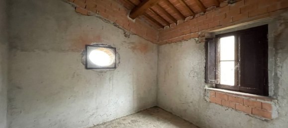 4 bedrooms Apartment in Monteleone d'Orvieto, Italy No. 296989 8