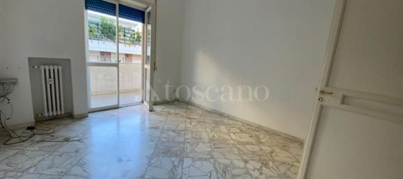 6 bedrooms Apartment in Bari, Italy No. 371543 2
