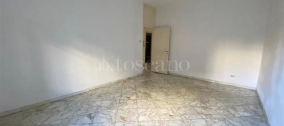 6 bedrooms Apartment in Bari, Italy No. 371543 10