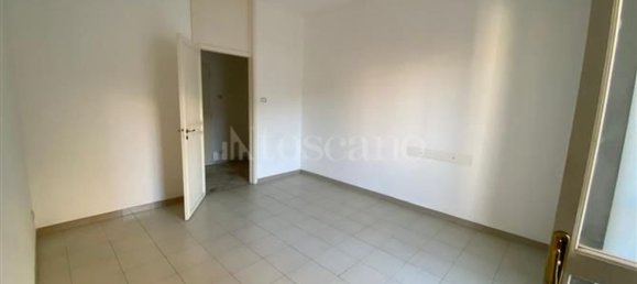 6 bedrooms Apartment in Bari, Italy No. 371543 3