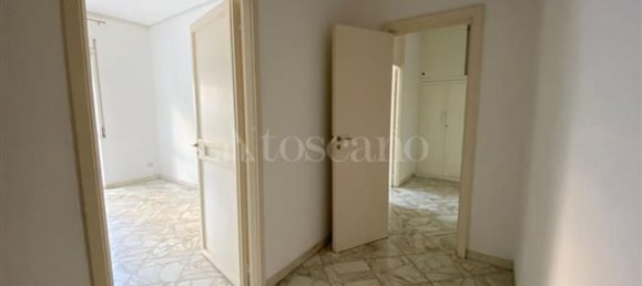 6 bedrooms Apartment in Bari, Italy No. 371543 11