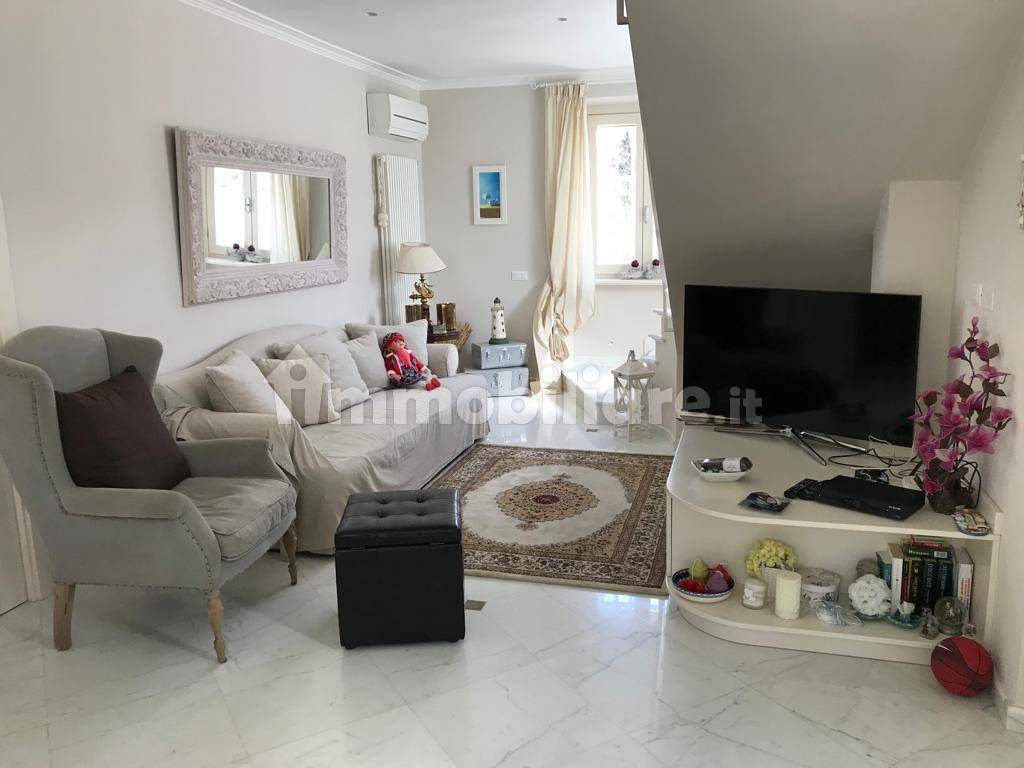 4 bedrooms Villa in Forte dei Marmi, Italy No. 374523
