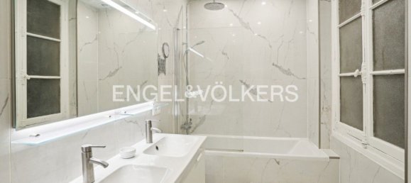 2 bedrooms Apartment in Paris, France No. 168135 7