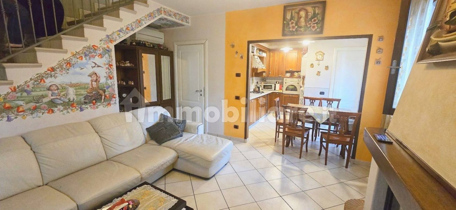 3 Schlafzimmer Haus in Maranello, Italy, Nr. 379660