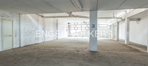 Garagem em Rome, Italy 259000 m² N.º 127154 2