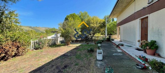 4 bedrooms House in Acquaviva Picena, Italy No. 17404 78