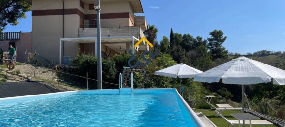 4 bedrooms House in Acquaviva Picena, Italy No. 17404 12