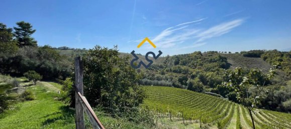 4 bedrooms House in Acquaviva Picena, Italy No. 17404 9