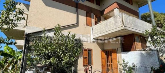 4 bedrooms House in Acquaviva Picena, Italy No. 17404 20