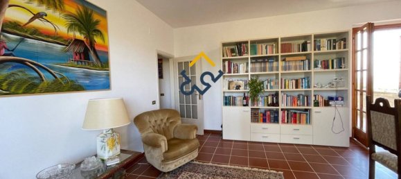 4 bedrooms House in Acquaviva Picena, Italy No. 17404 79