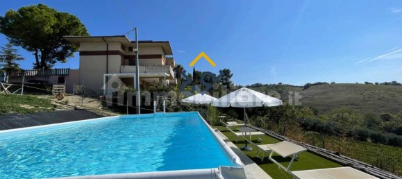 4 bedrooms House in Acquaviva Picena, Italy No. 17404 14