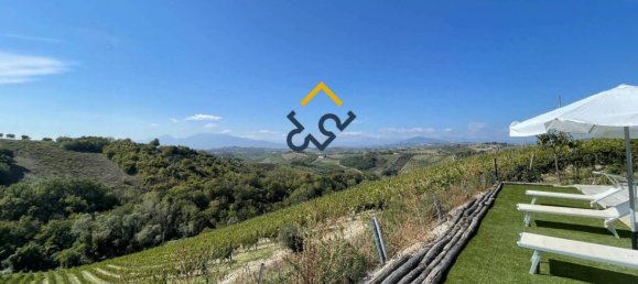 4 bedrooms House in Acquaviva Picena, Italy No. 17404 11