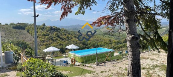 4 bedrooms House in Acquaviva Picena, Italy No. 17404 3